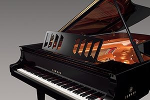 7. Yamaha 平台型鋼琴中首次配備打孔譜架的款式

