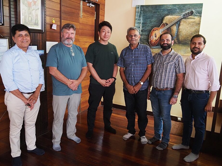 Yamaha 和 Overseas Traders 成員