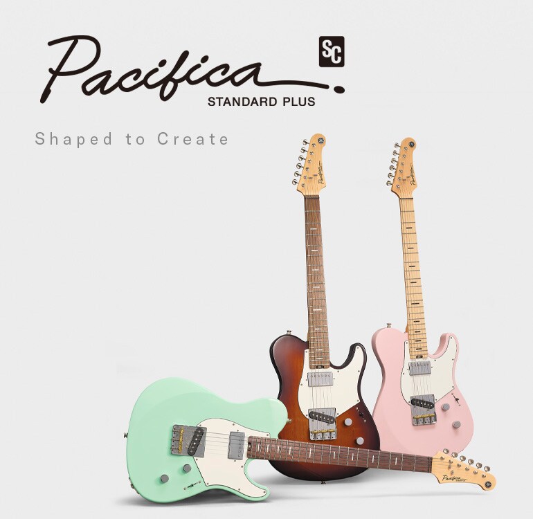 白色背景。左側：Pacifica SC Standard Plus 標誌及 designed to inspire 文字。右側：3 把吉他。