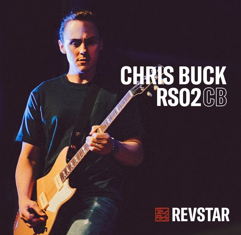 Chris Buck 正在使用他的簽名款 Revstar RS02CB 演出