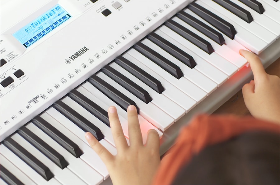 YAMAHA EZ-300 手提電子琴  數位發光 標準61鍵 觸控鍵盤
