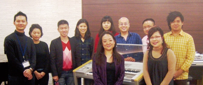 七國的Electone講師及Staff與鳥居老師（前排左一）合影