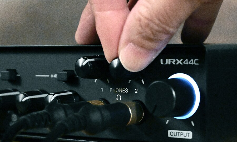 URX44C 簡單操作卓越功能